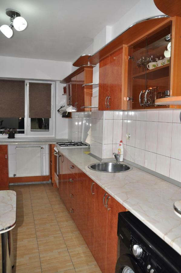 Mario Apartments Resita Luaran gambar